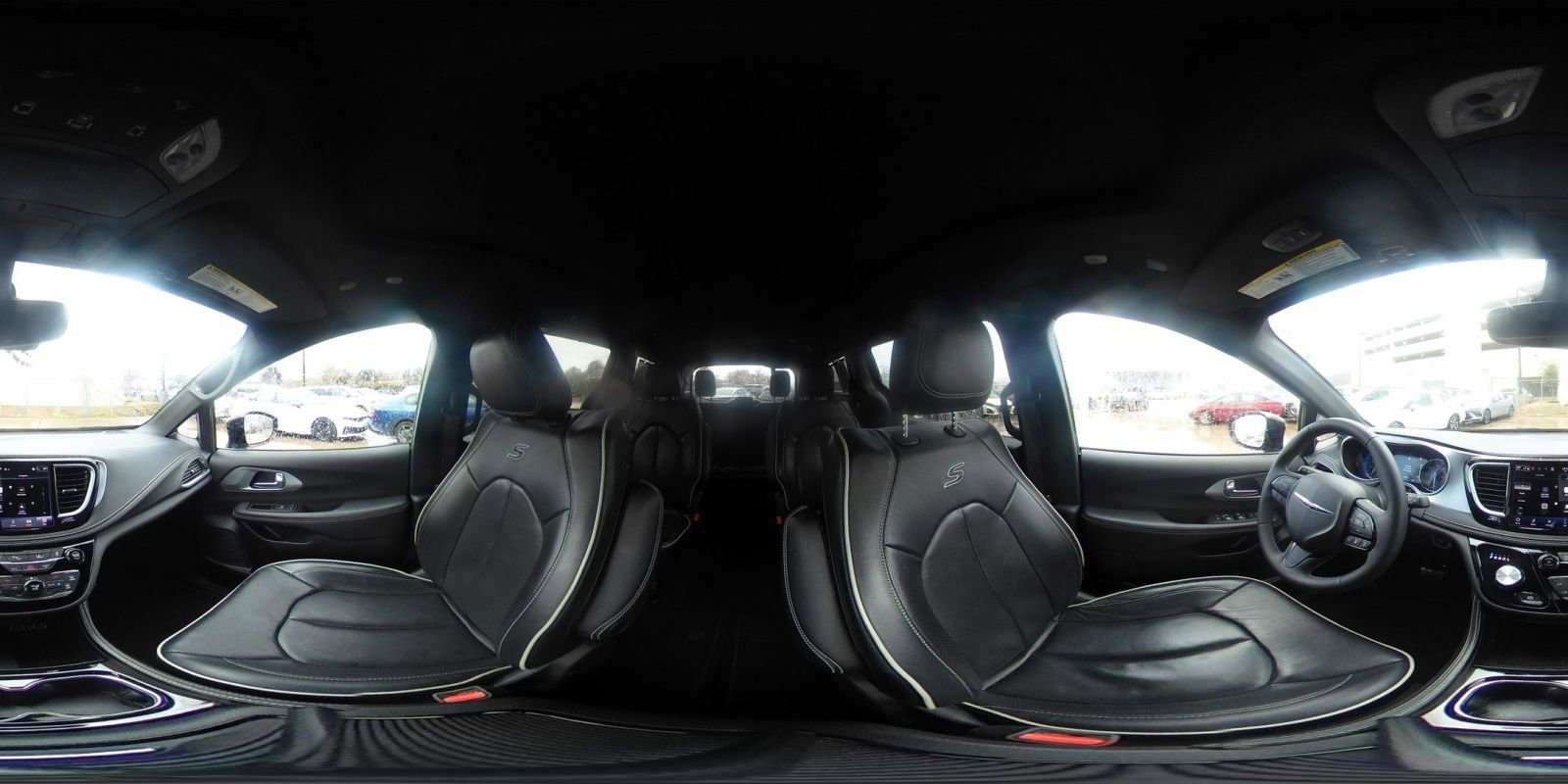 Used 2025 Chrysler Pacifica Limited image 46