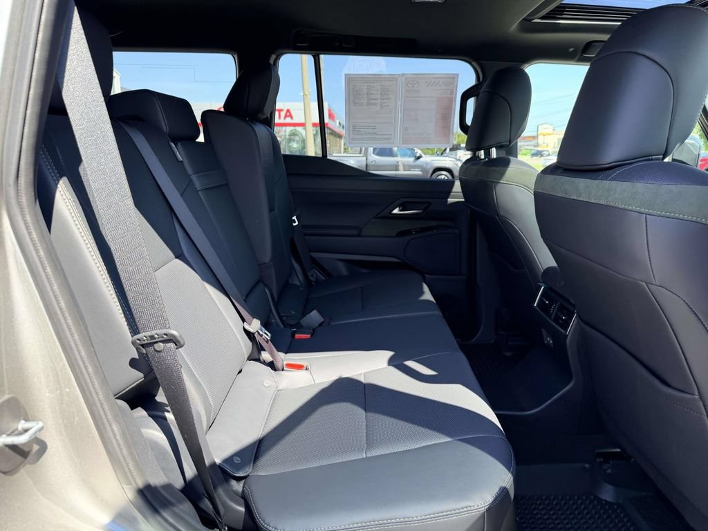 Used 2024 Lexus GX 550 AWD/4WD image 14