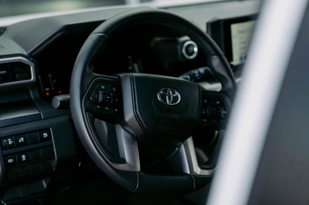 Used 2025 Toyota 4Runner SR5 image 15