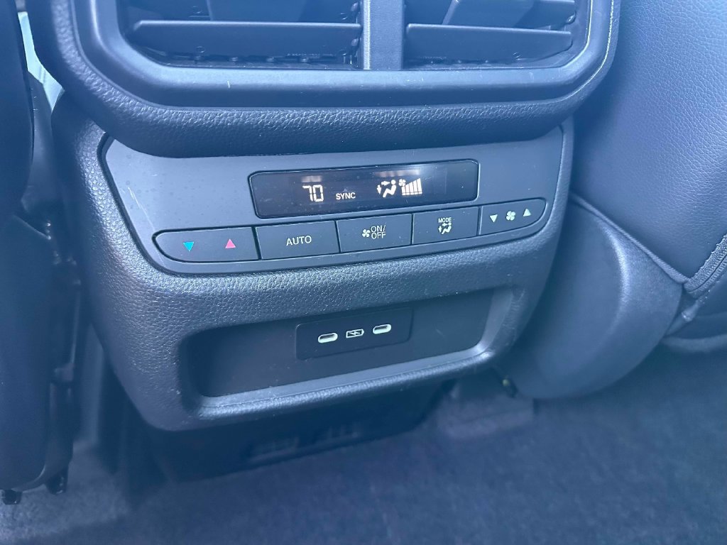 Certified 2024 Honda Pilot Touring image 9