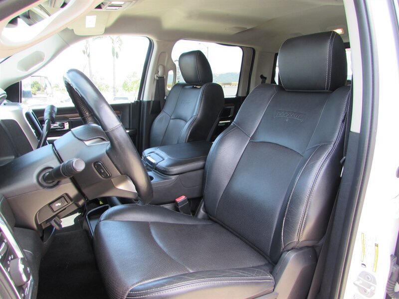 Used 2016 RAM 3500 Laramie w/ Convenience Group AWD/4WD image 7