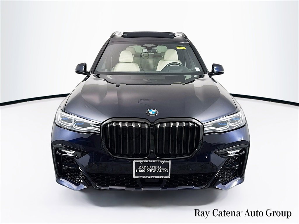 Used 2022 BMW X7 M50i image 2