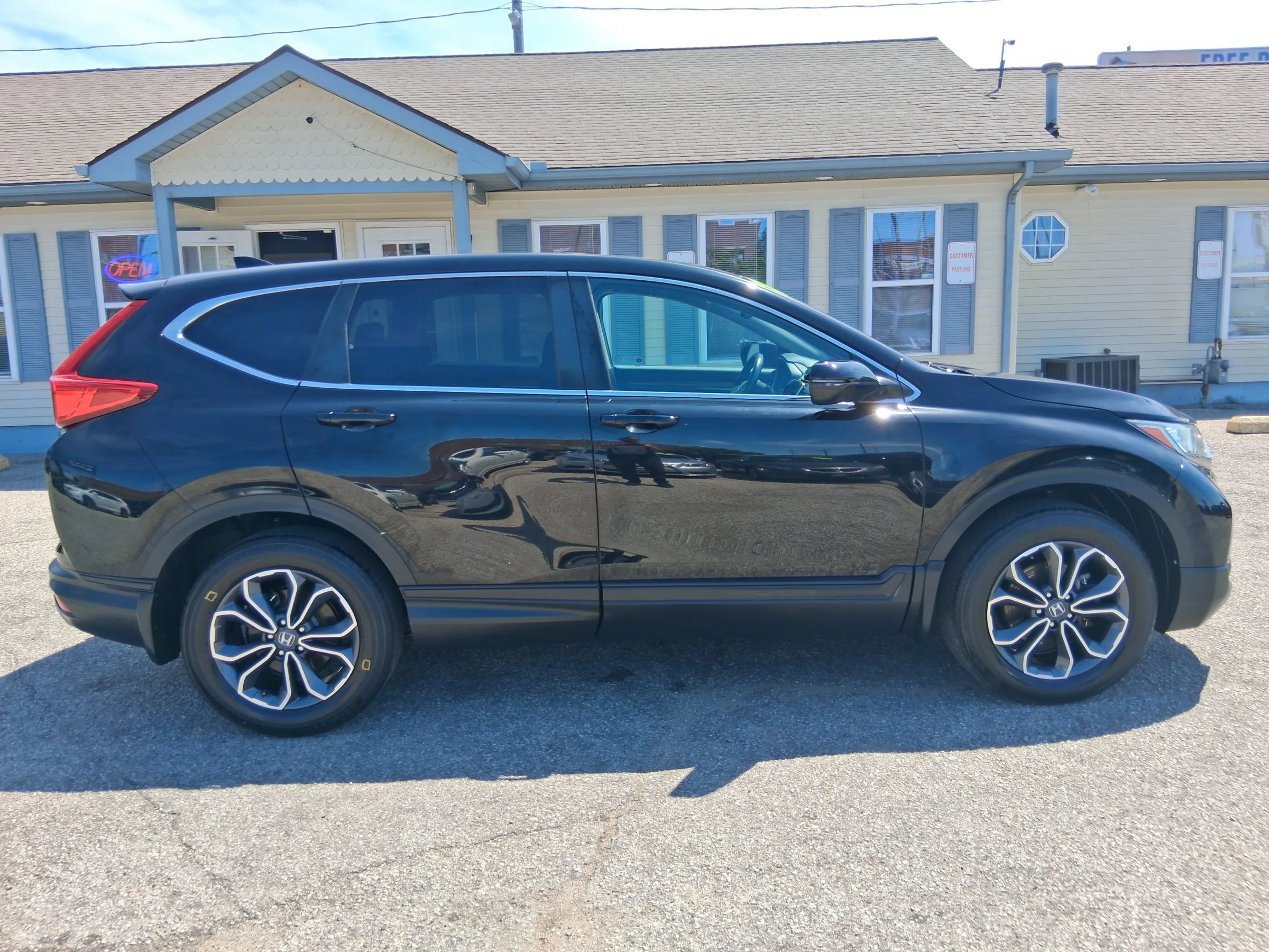 Used 2017 Honda CR-V EX-L image 10