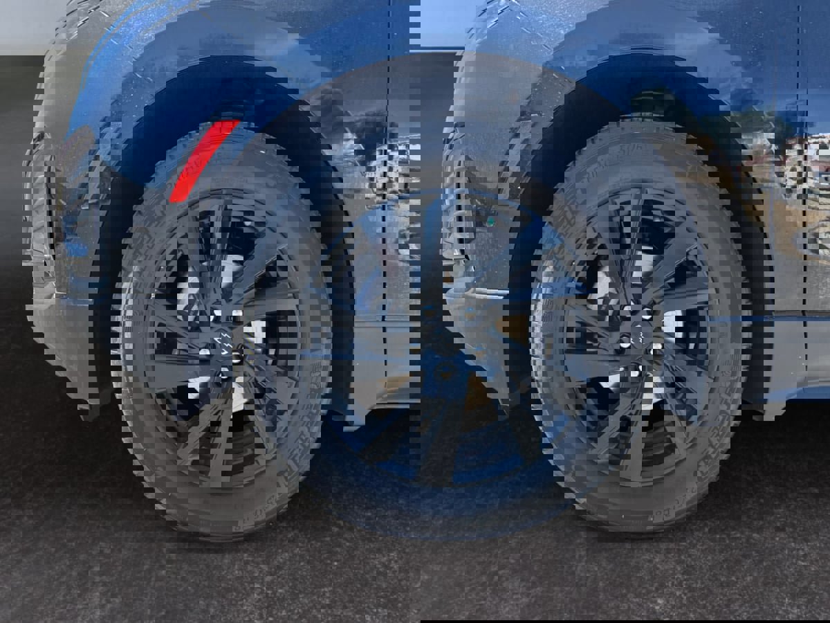 Used 2024 Chevrolet Equinox LS w/ LS Convenience Package FWD image 9