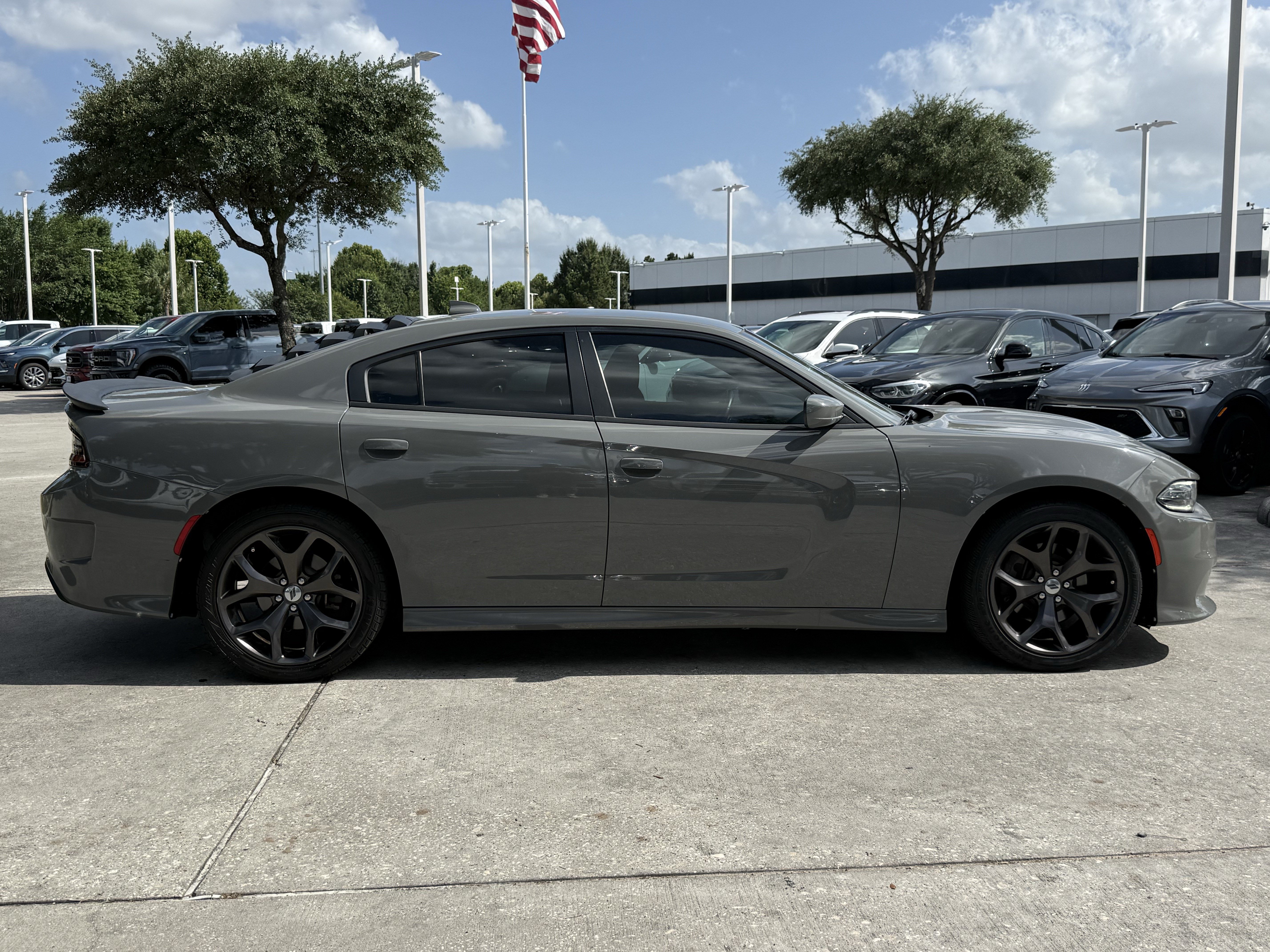 Used 2018 Dodge Charger SXT Plus RWD image 3