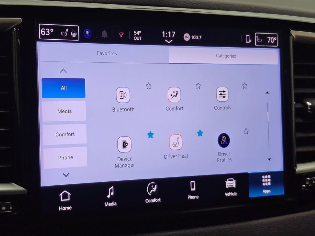 Used 2025 Chrysler Pacifica Select image 47