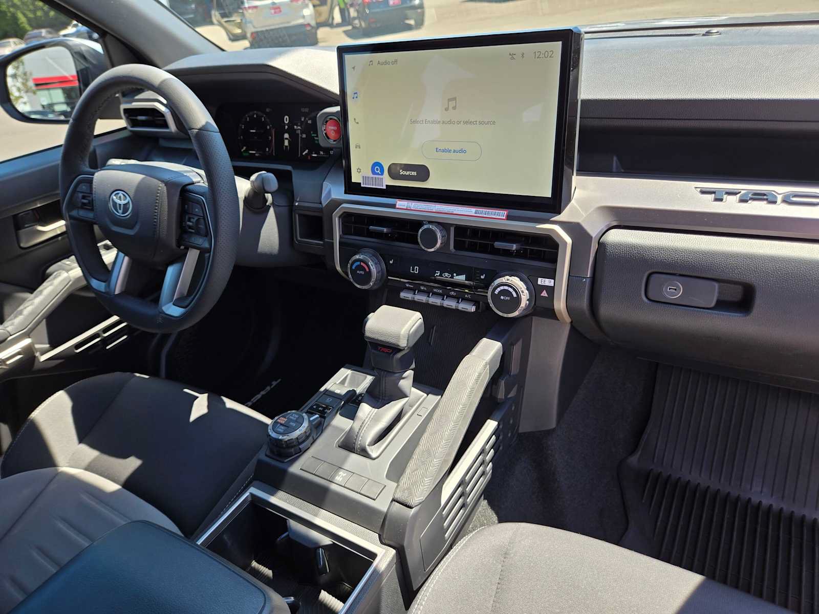 Certified 2025 Toyota Tacoma TRD Off-Road AWD/4WD image 11