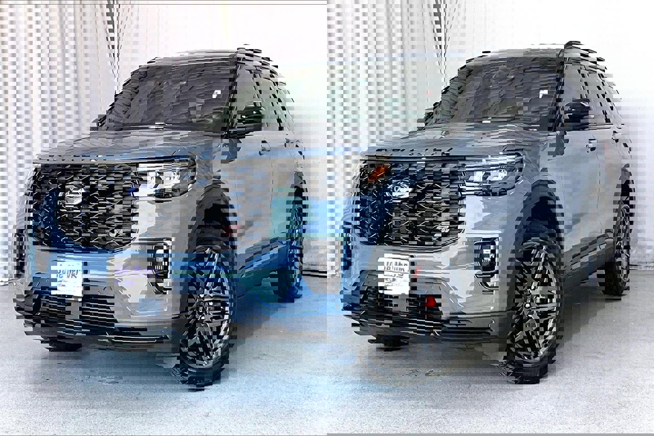Certified 2025 Ford Explorer ST image 12