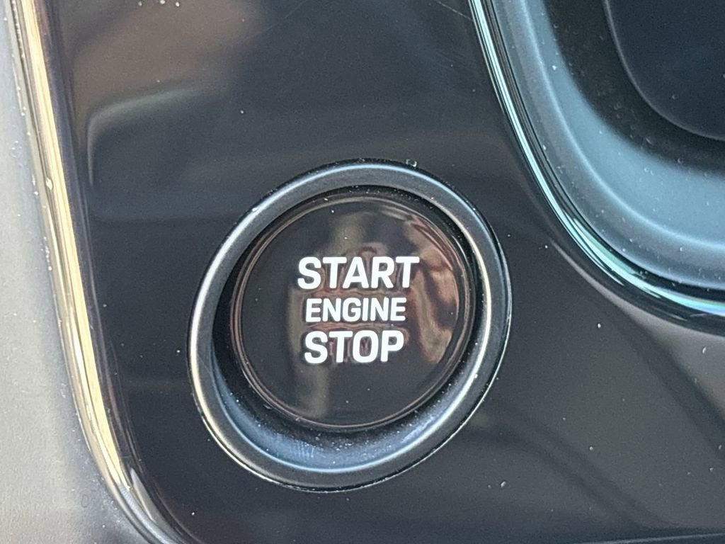 Used 2025 Porsche Cayenne E-Hybrid Coupe image 36