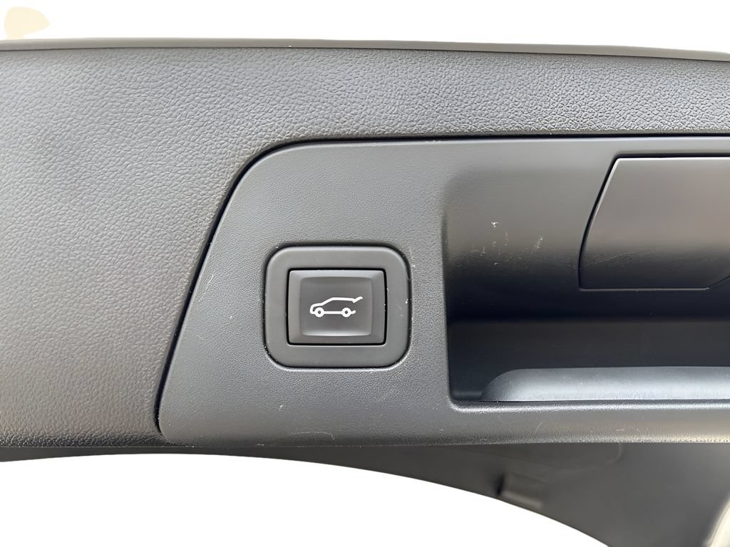 Used 2024 Buick Envision Avenir AWD/4WD image 31