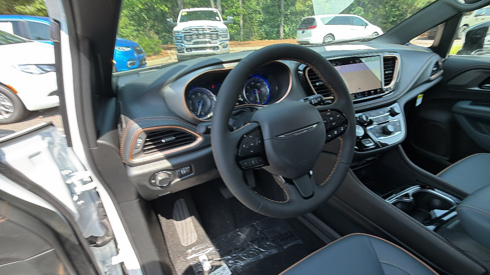 New 2027 Chrysler Pacifica Pinnacle FWD image 23