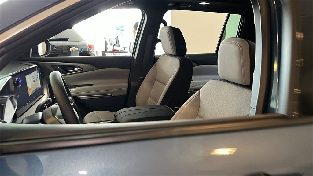 New 2026 Chevrolet Traverse LT w/ Sun and Wheel Package image 27