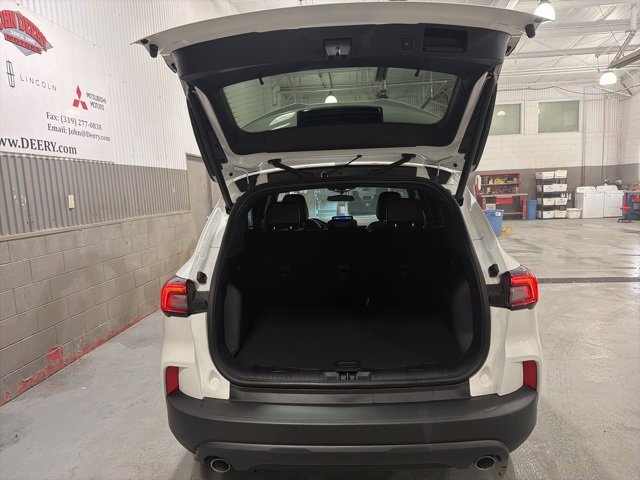 Used 2025 Ford Escape ST-Line Elite image 5