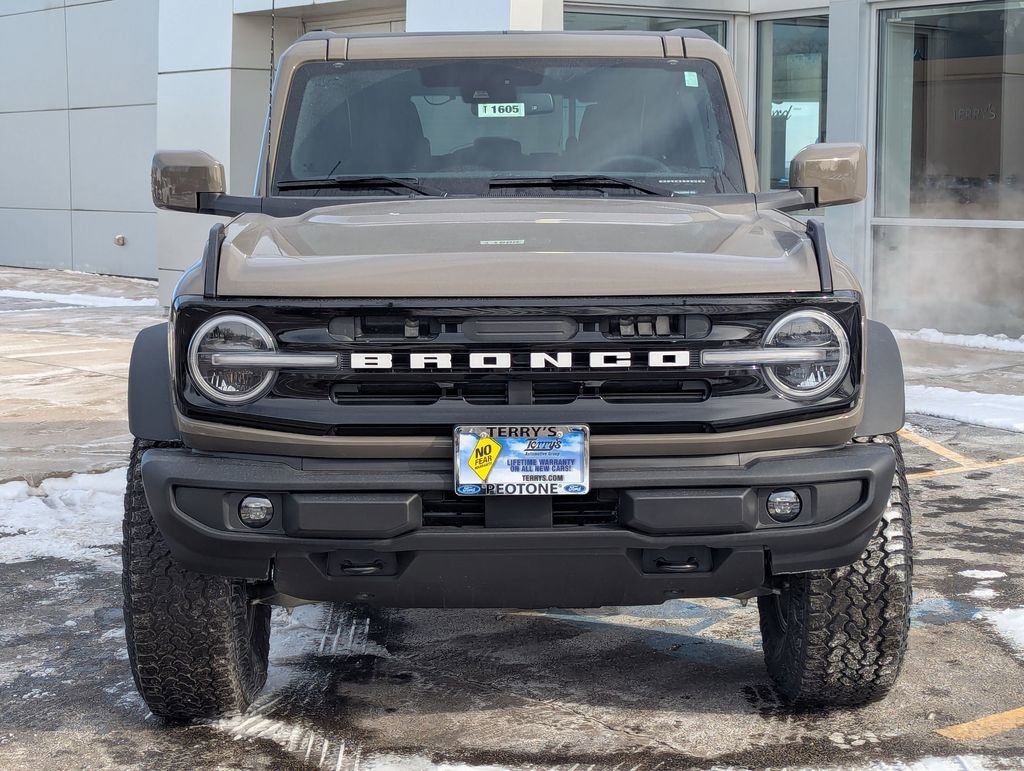 New 2025 Ford Bronco Outer Banks w/ Sasquatch Package image 2
