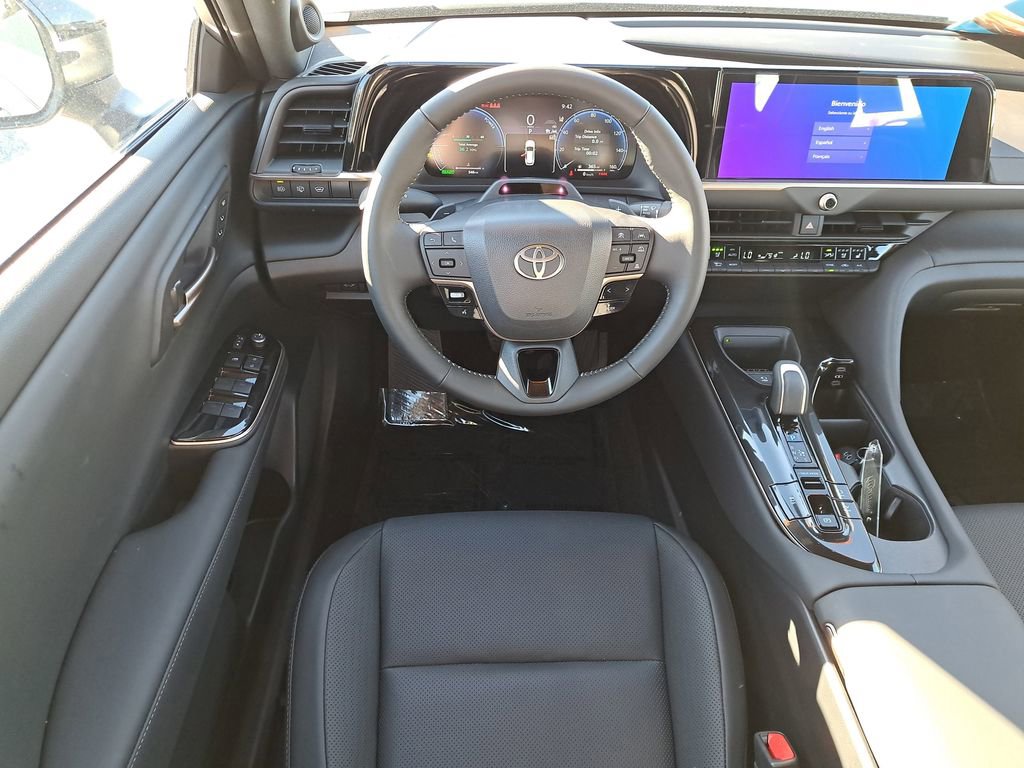 Certified 2025 Toyota Crown Signia image 12