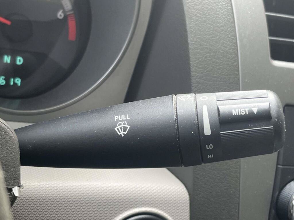 Used 2010 Dodge Avenger SXT FWD image 28
