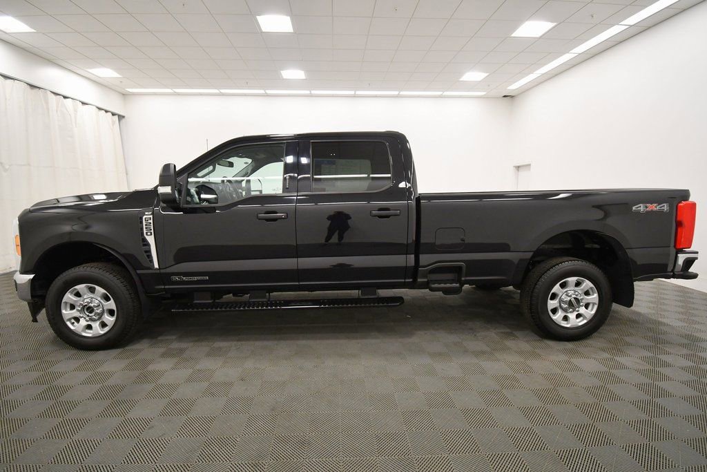 Used 2023 Ford F250 XLT AWD/4WD image 4