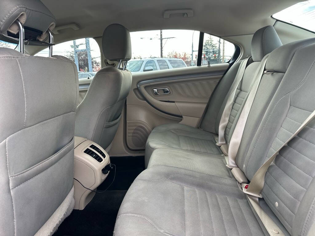 Used 2015 Ford Taurus SE image 20