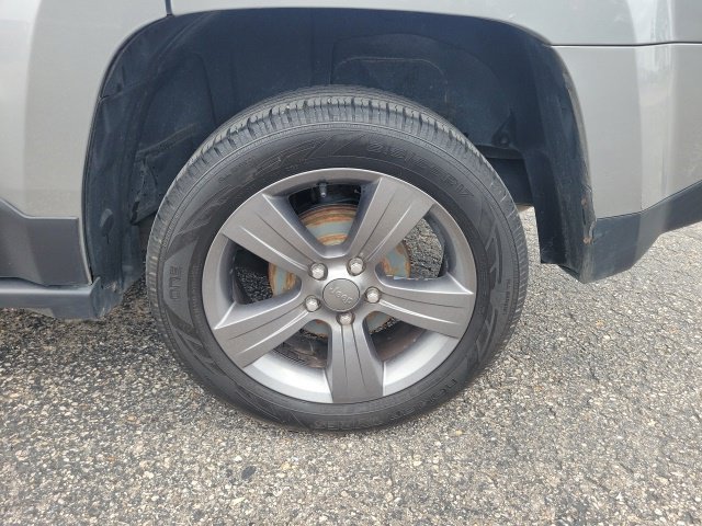 Used 2015 Jeep Patriot High Altitude FWD image 16