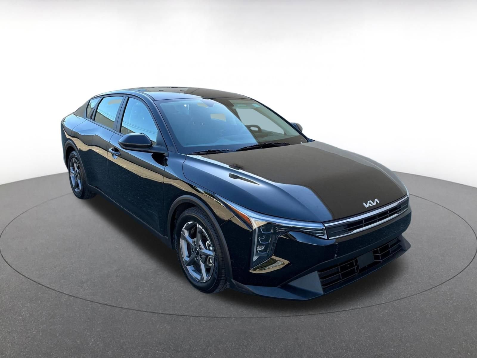 Used 2025 Kia K4 LXS image 1