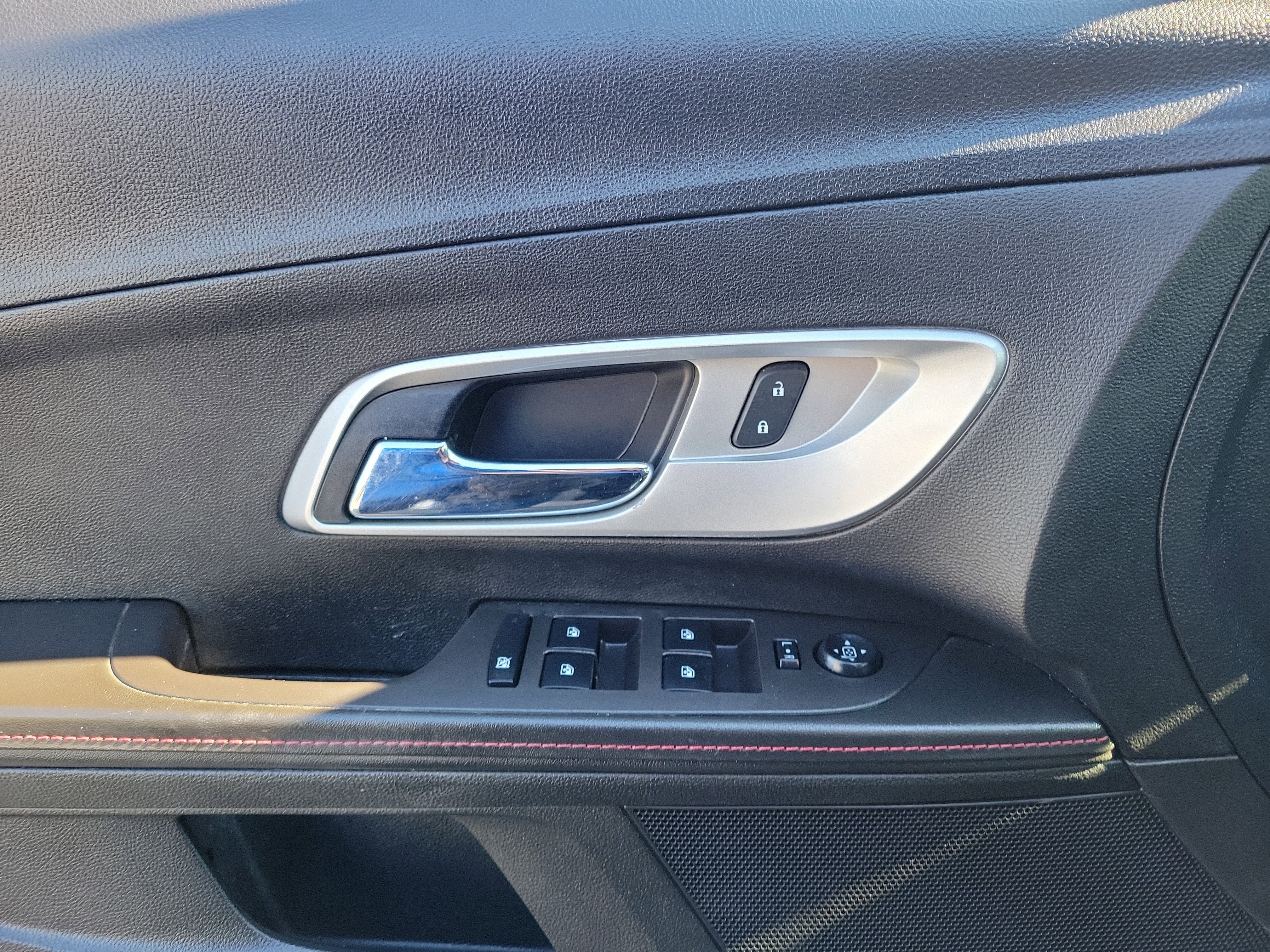 Used 2015 Chevrolet Equinox LT w/ Power Convenience Package image 17