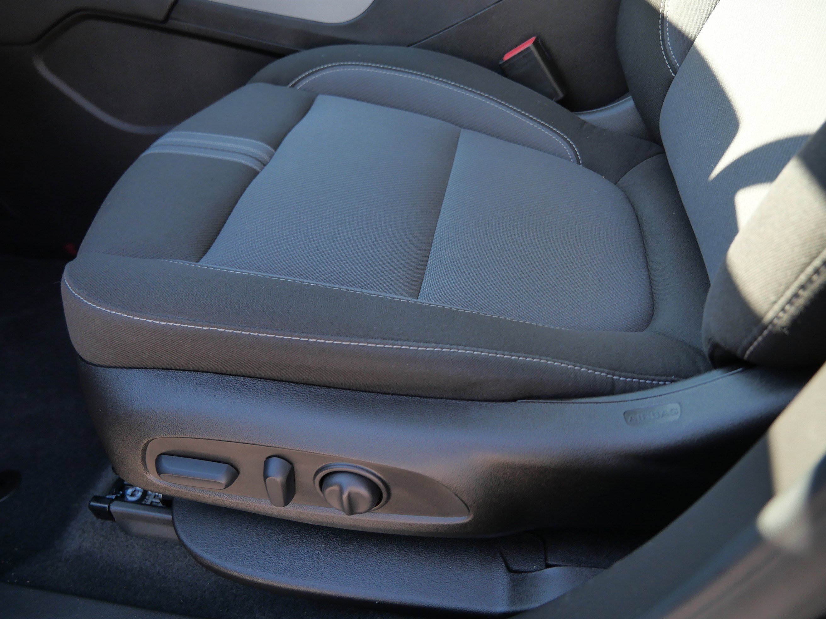 Used 2025 Chevrolet Blazer LT image 20