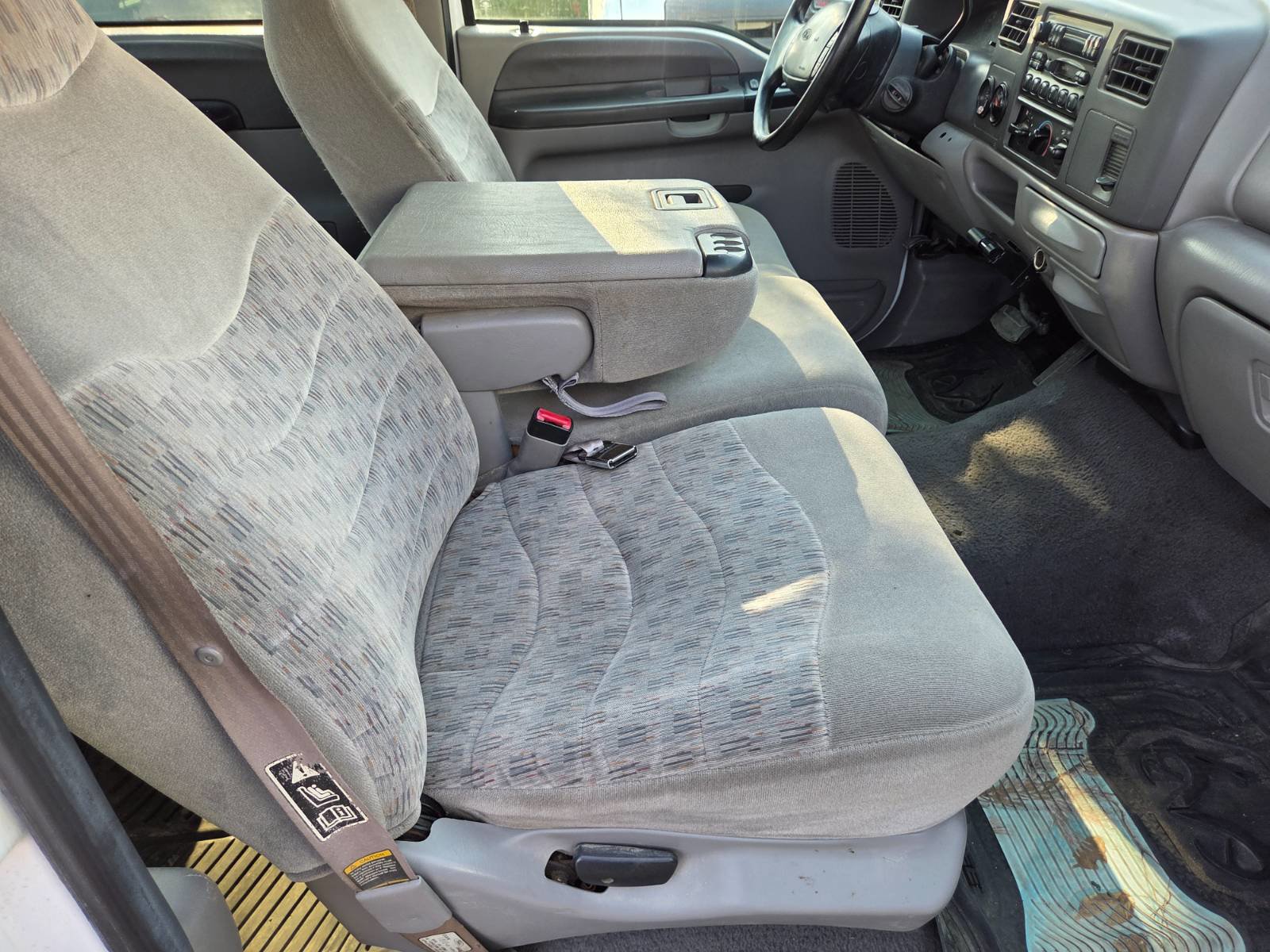 Used 2000 Ford F350 Lariat image 14