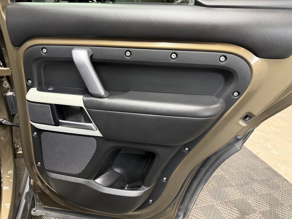 Used 2022 Land Rover Defender 110 X-Dynamic HSE AWD/4WD image 47