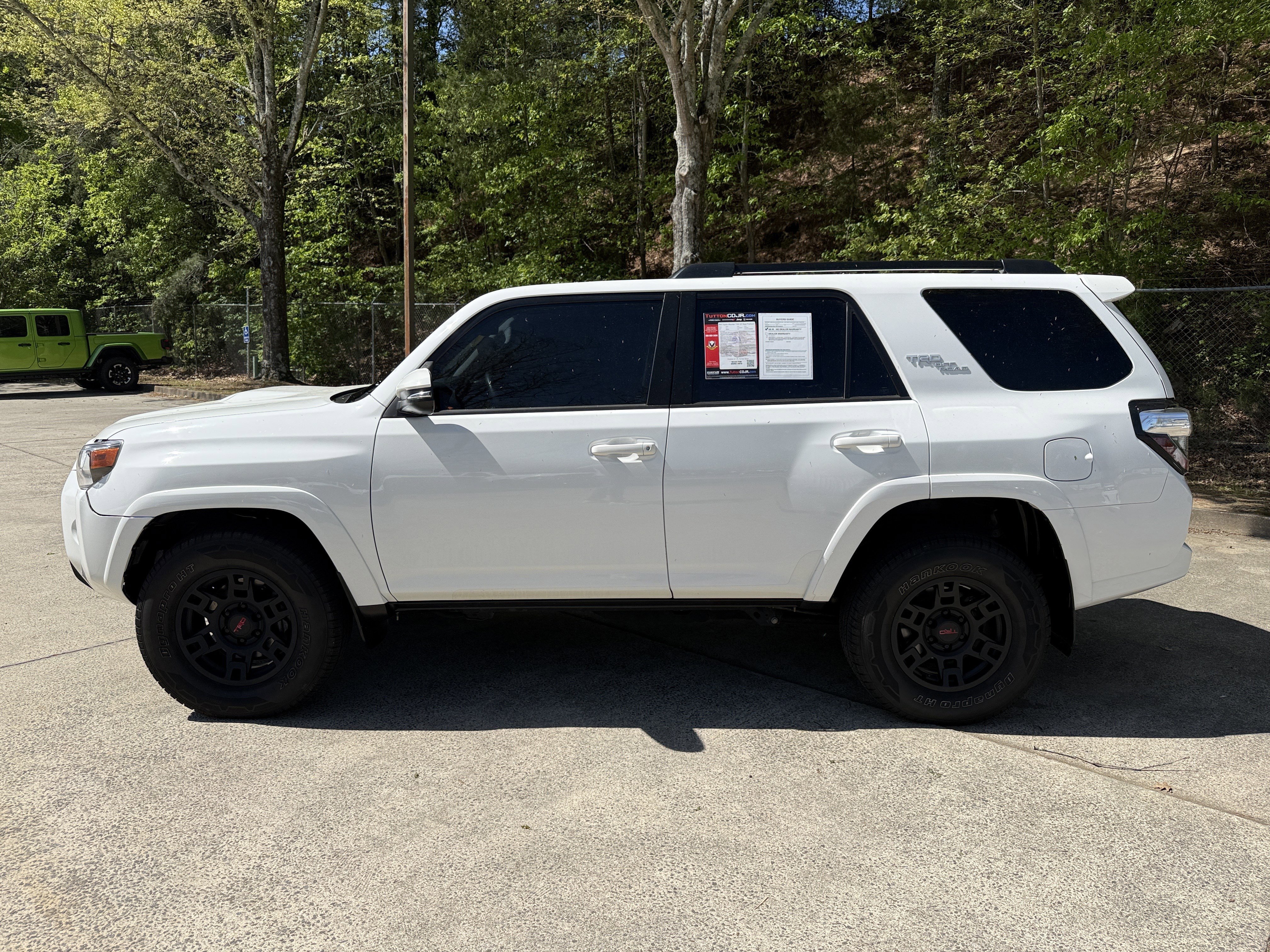 Used 2022 Toyota 4Runner TRD Off-Road Premium w/ Moonroof Package AWD/4WD image 4