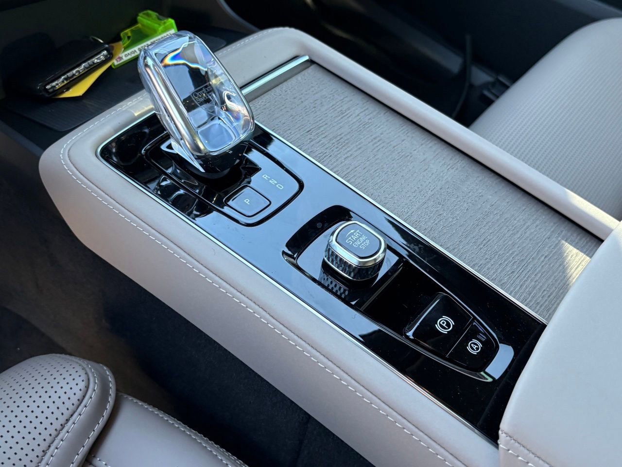 New 2026 Volvo XC90 B6 Ultra w/ Lounge Package image 15