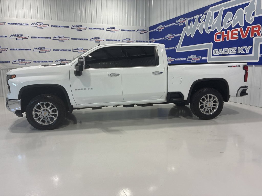 Used 2025 Chevrolet Silverado 2500 LTZ w/ LTZ Premium Package AWD/4WD image 3