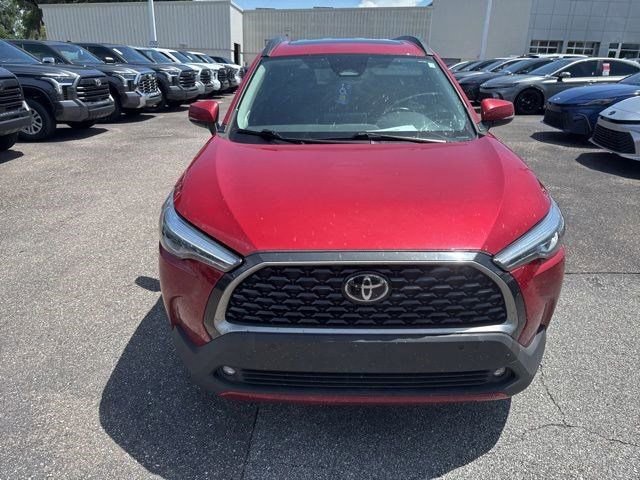 Used 2023 Toyota Corolla Cross XLE w/ Convenience Package FWD image 2