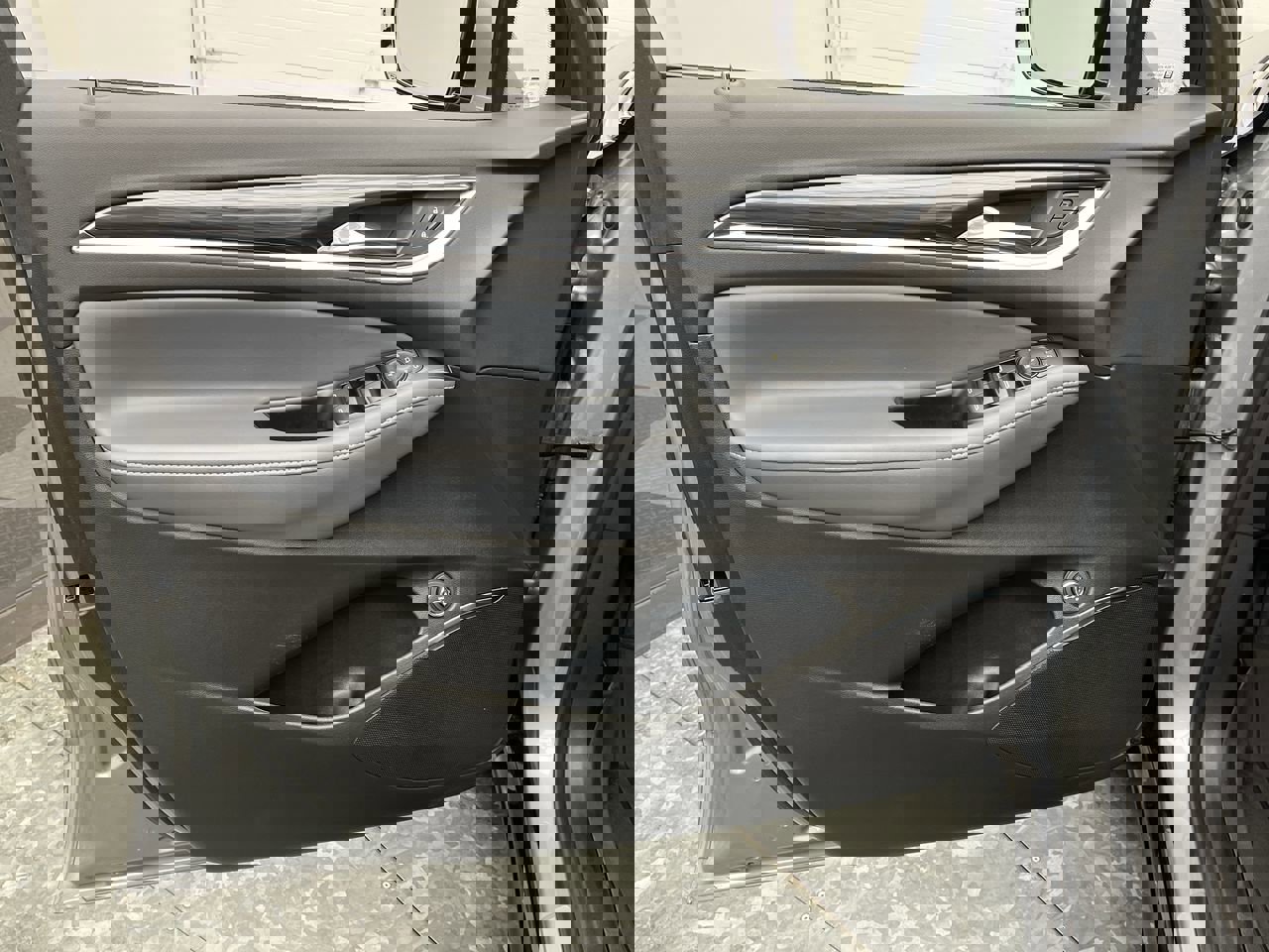 Certified 2023 Buick Enclave Essence w/ Experience Buick Package image 8