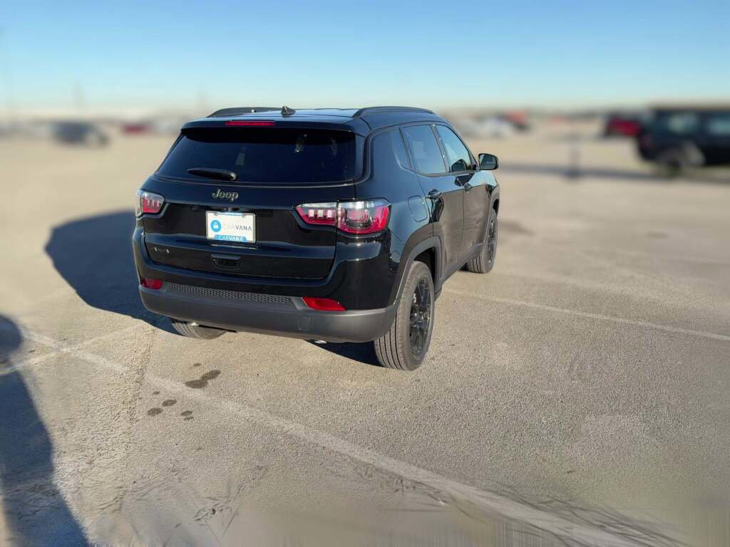 New 2026 Jeep Compass Latitude image 11