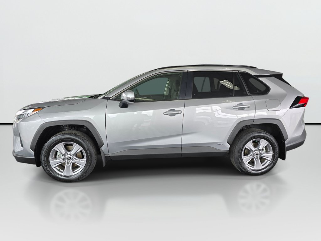 Used 2025 Toyota RAV4 XLE w/ Convenience Package AWD/4WD image 6