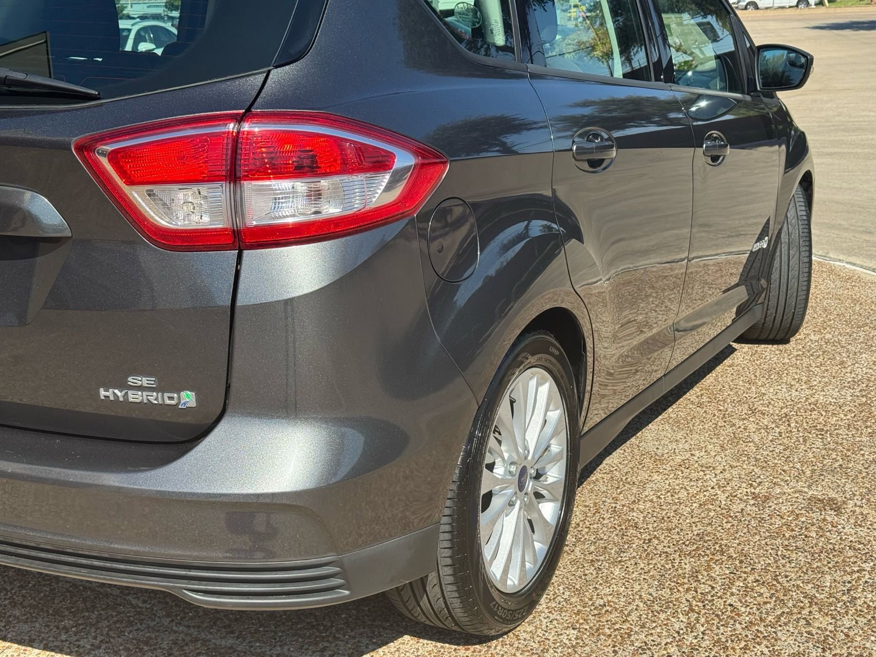 Used 2017 Ford C-MAX SE FWD image 3
