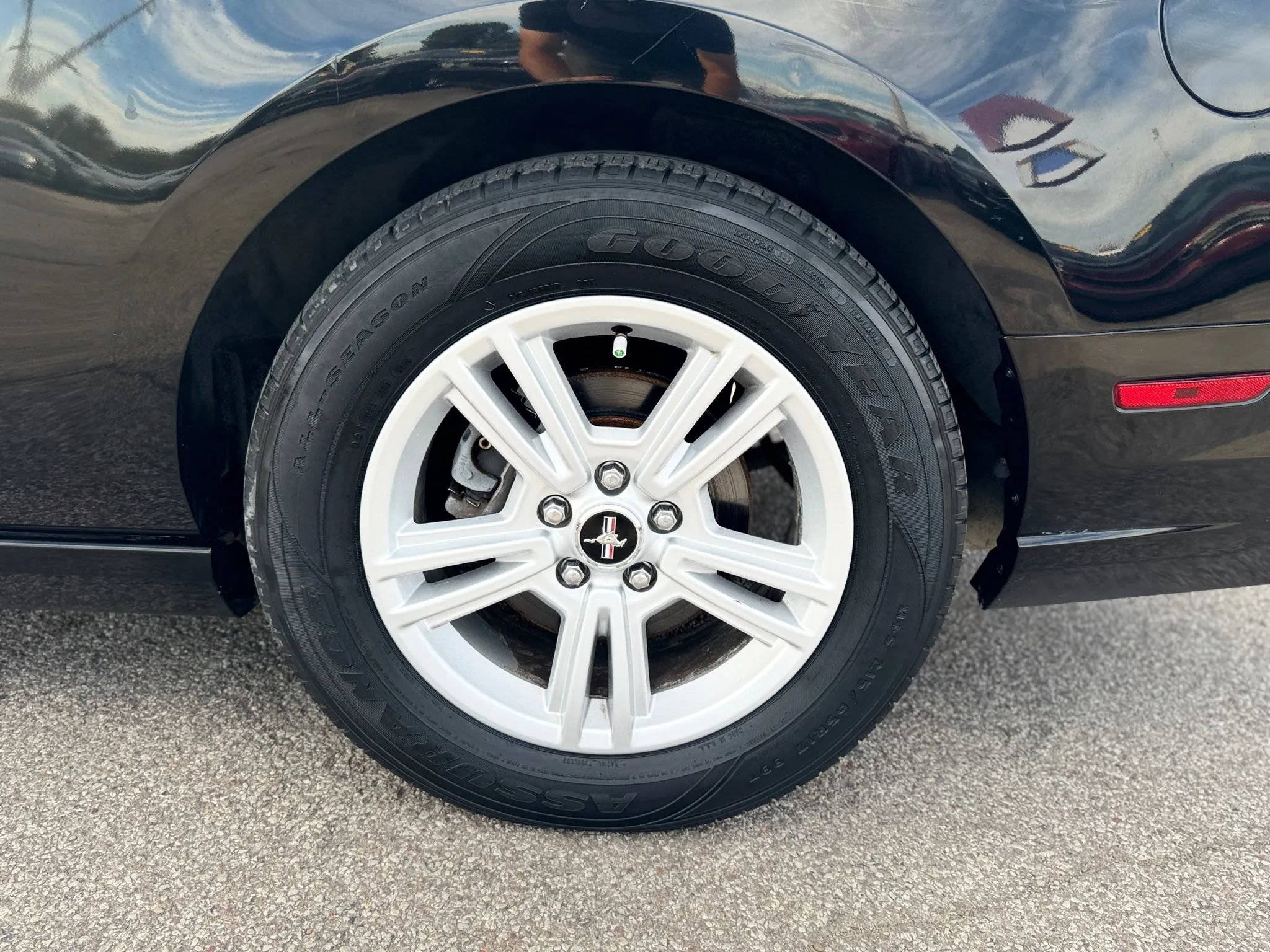 Used 2014 Ford Mustang V6 Convertible 2D image 26