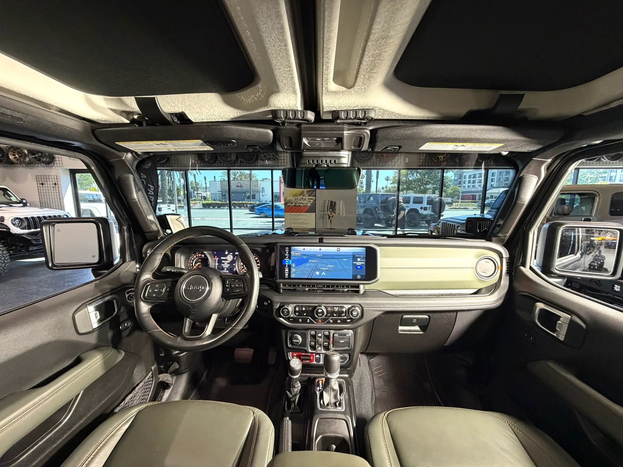 Used 2024 Jeep Gladiator Mojave AWD/4WD image 24