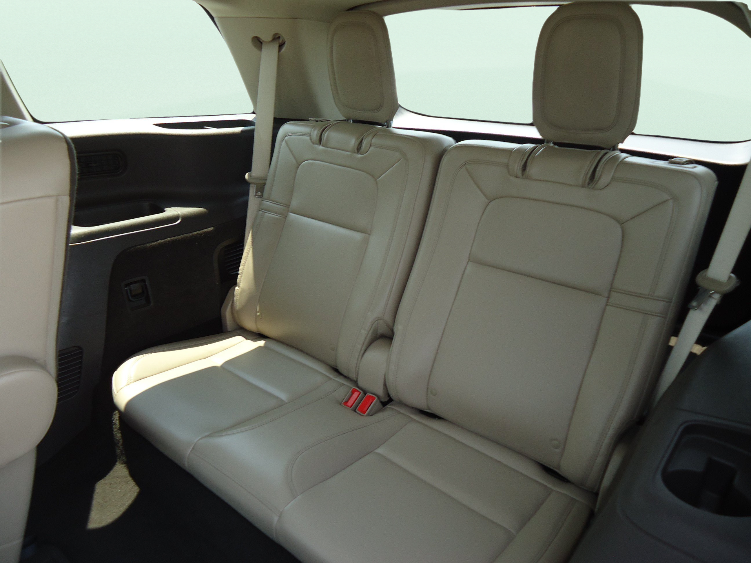 Used 2021 Lincoln Aviator Grand Touring w/ Elements Package Plus AWD/4WD image 30