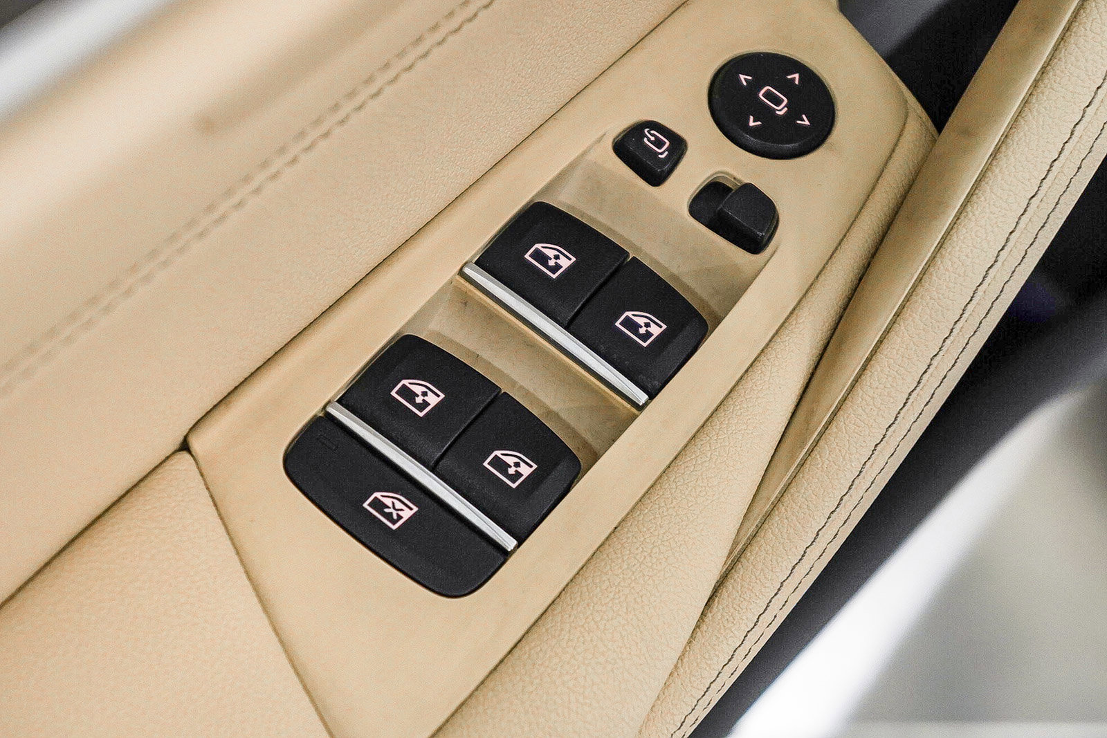 Certified 2022 BMW 530i w/ Premium Package image 23