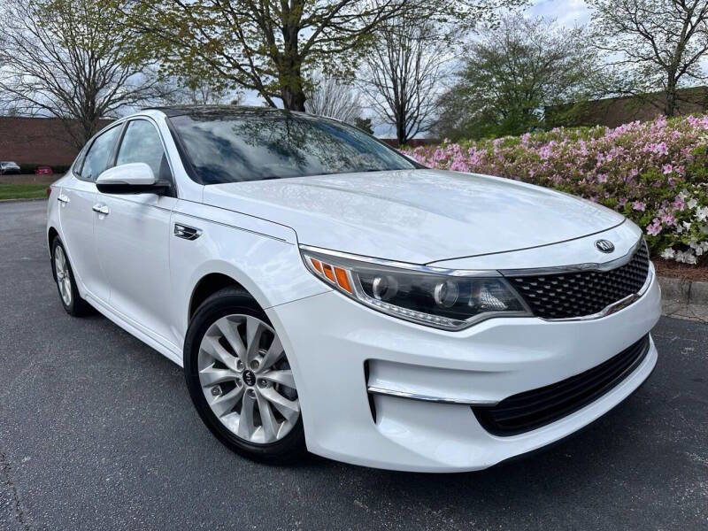 Used 2016 Kia Optima EX w/ Option Group 040 FWD image 2