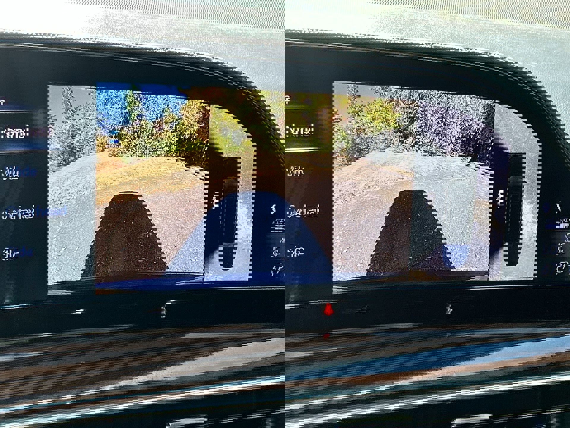 Certified 2023 Cadillac Escalade Premium Luxury w/ LPO, Radiant Package image 24