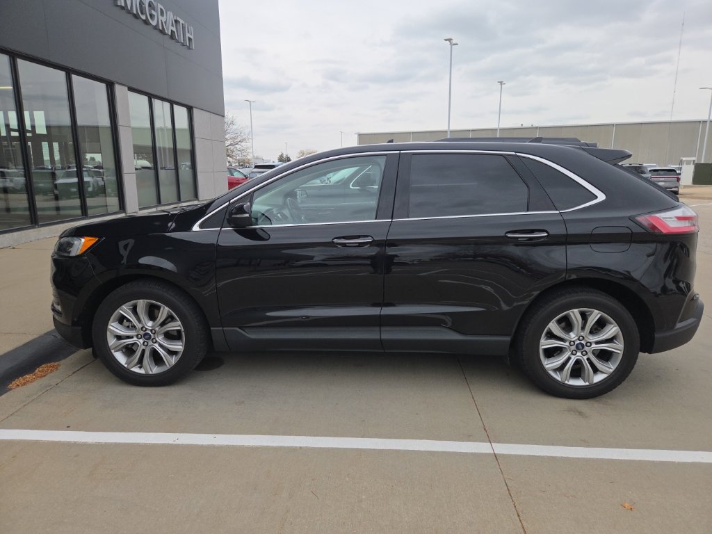 Used 2019 Ford Edge Titanium w/ Equipment Group 301A AWD/4WD image 4