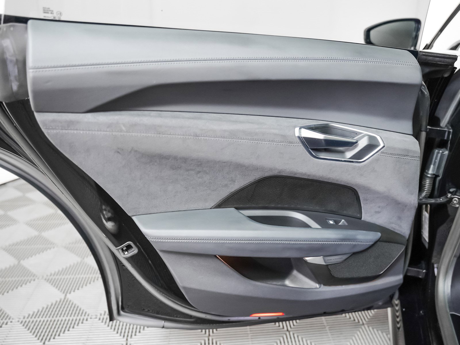 Used 2023 Audi e-tron GT Premium Plus w/ Performance Package image 24