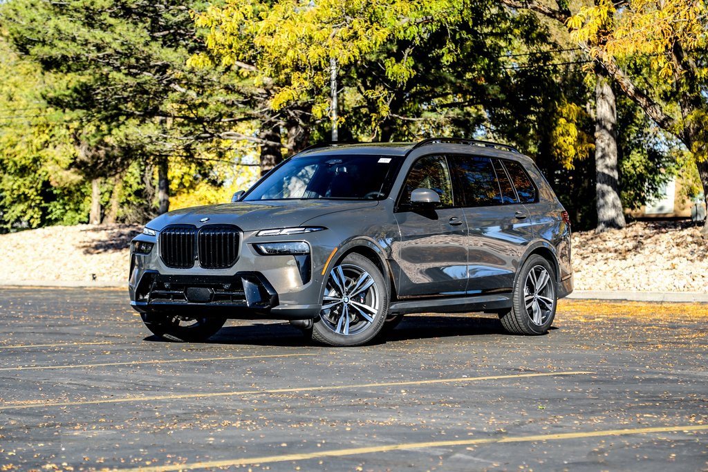 New 2026 BMW X7 xDrive40i w/ M Sport Package