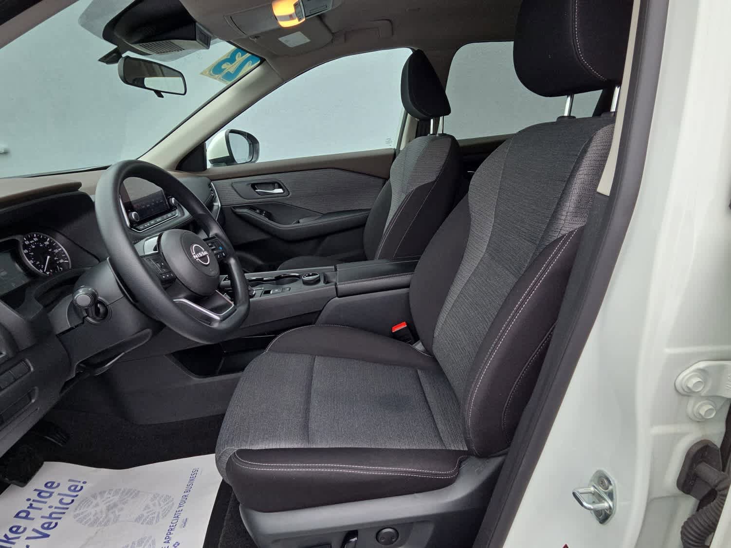 Used 2023 Nissan Rogue SV AWD/4WD image 17