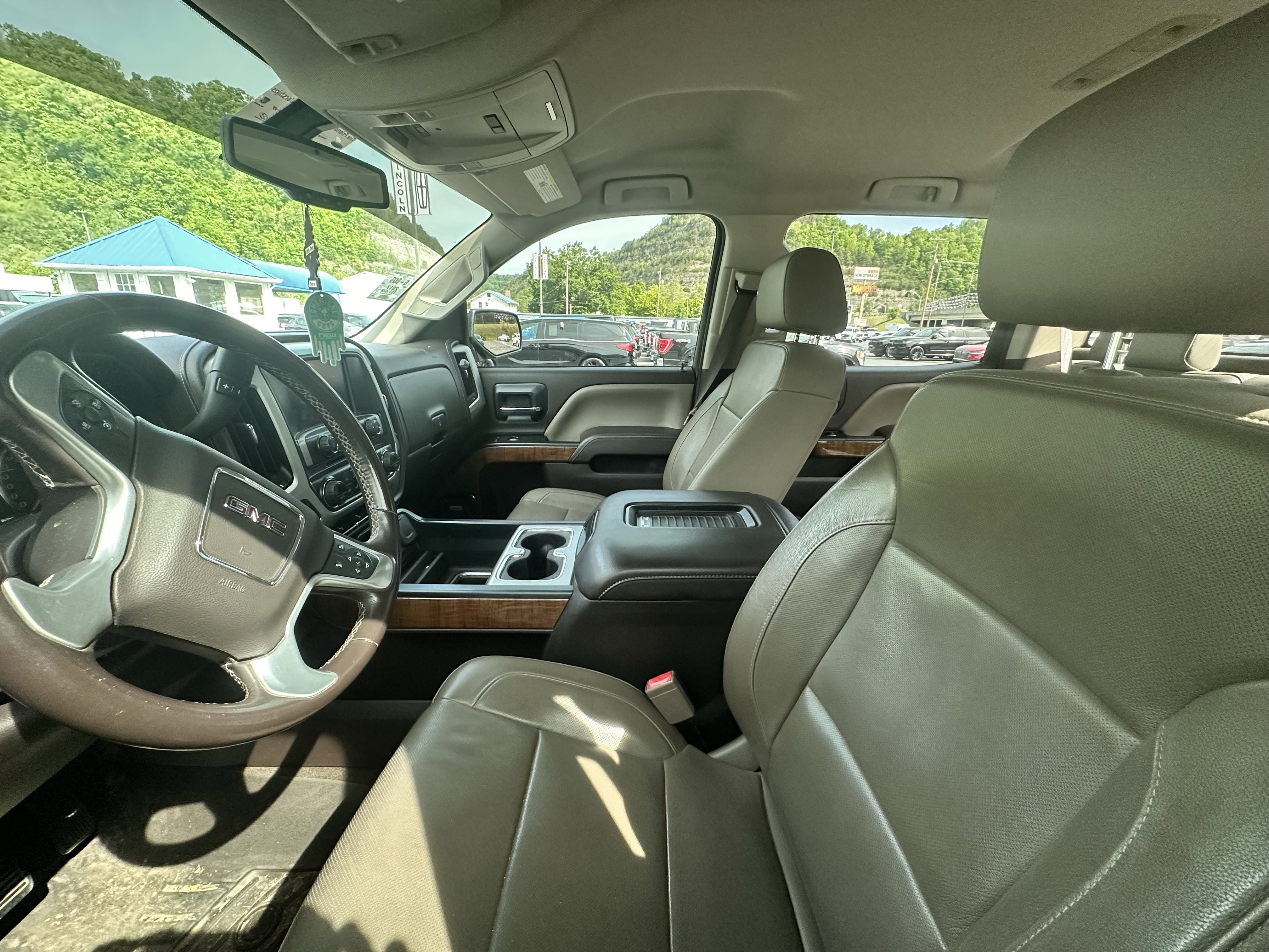 Used 2017 GMC Sierra 1500 SLT w/ SLT Premium Package AWD/4WD image 8