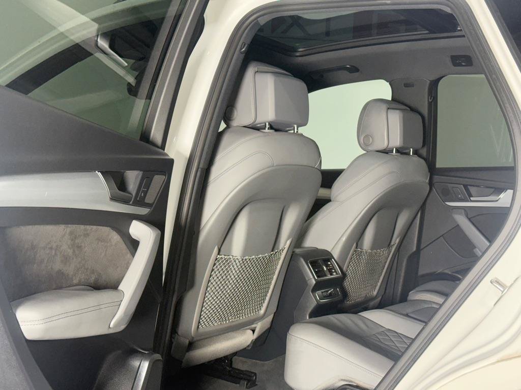 Used 2019 Audi SQ5 Premium Plus w/ Premium Plus Package AWD/4WD image 12