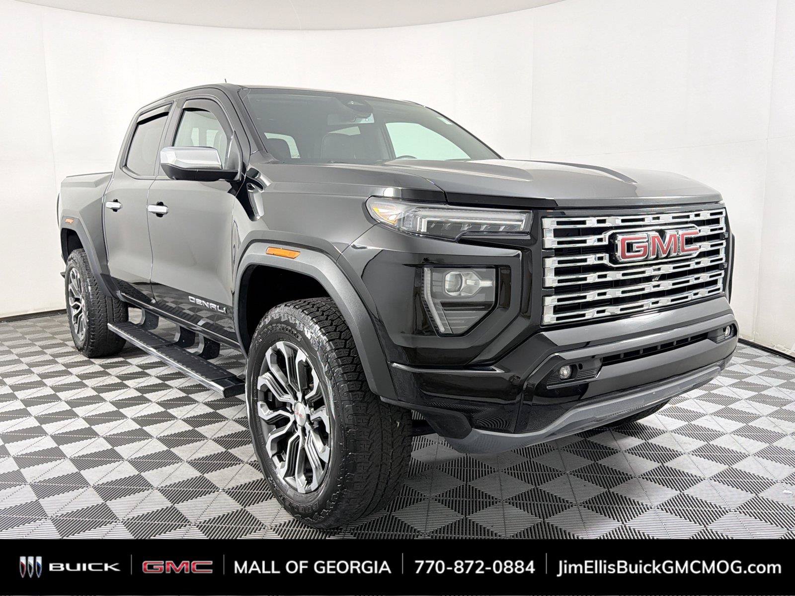 Used 2024 GMC Canyon Denali AWD/4WD image 1