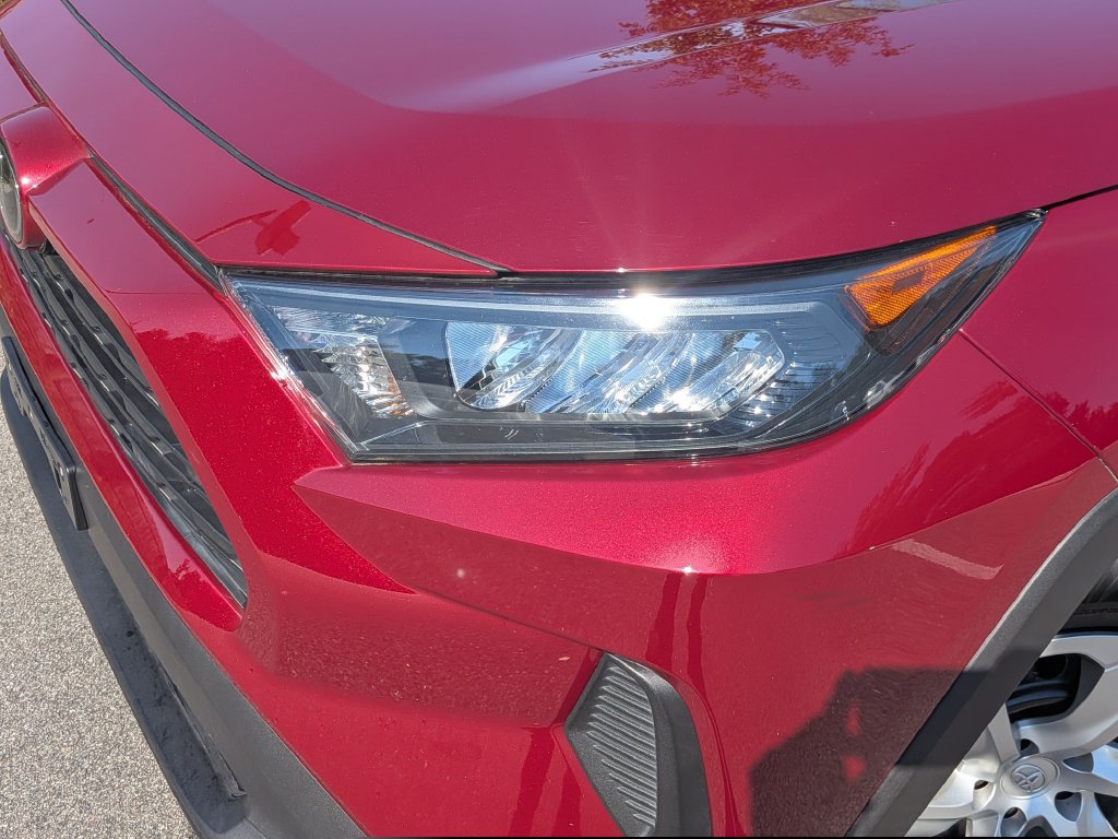 Used 2019 Toyota RAV4 LE AWD/4WD image 5